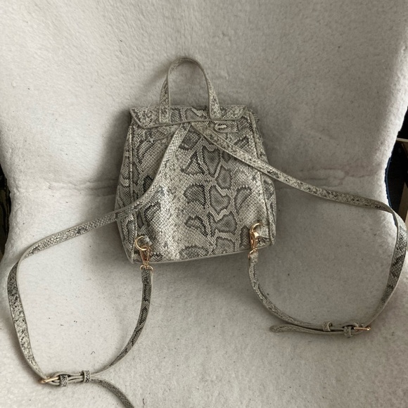 Mini backpack - Picture 3 of 10